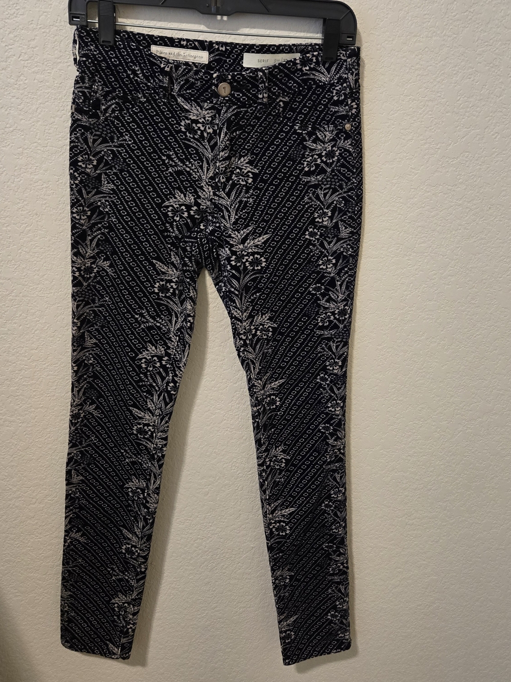 Pilcro and the Letterpress "Serif" corduroy Size 27
